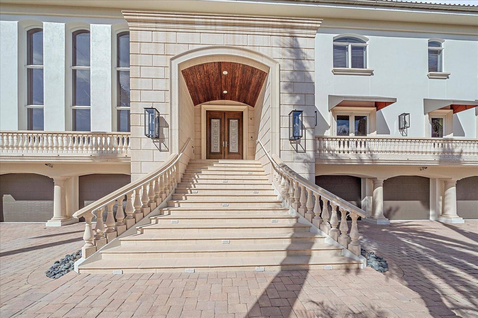 Sarasota, FL 34242,4136 ROBERTS POINT CIR