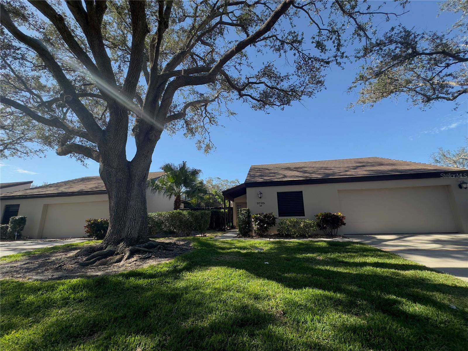 Sarasota, FL 34232,3725 GLEN OAKS MANOR DR