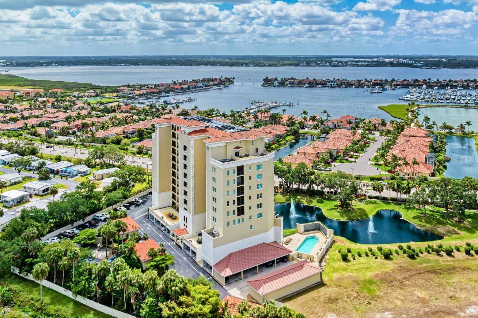 Palmetto, FL 34221,501 HABEN BLVD #303
