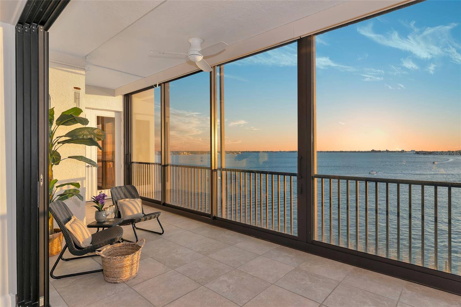 Sarasota, FL 34236,378 GOLDEN GATE PT #6