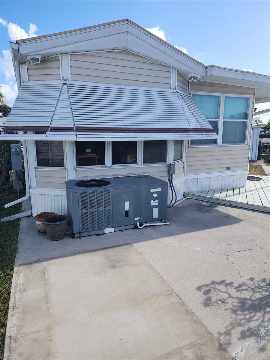 Sarasota, FL 34243,1674 UNIVERSITY Pkwy #170