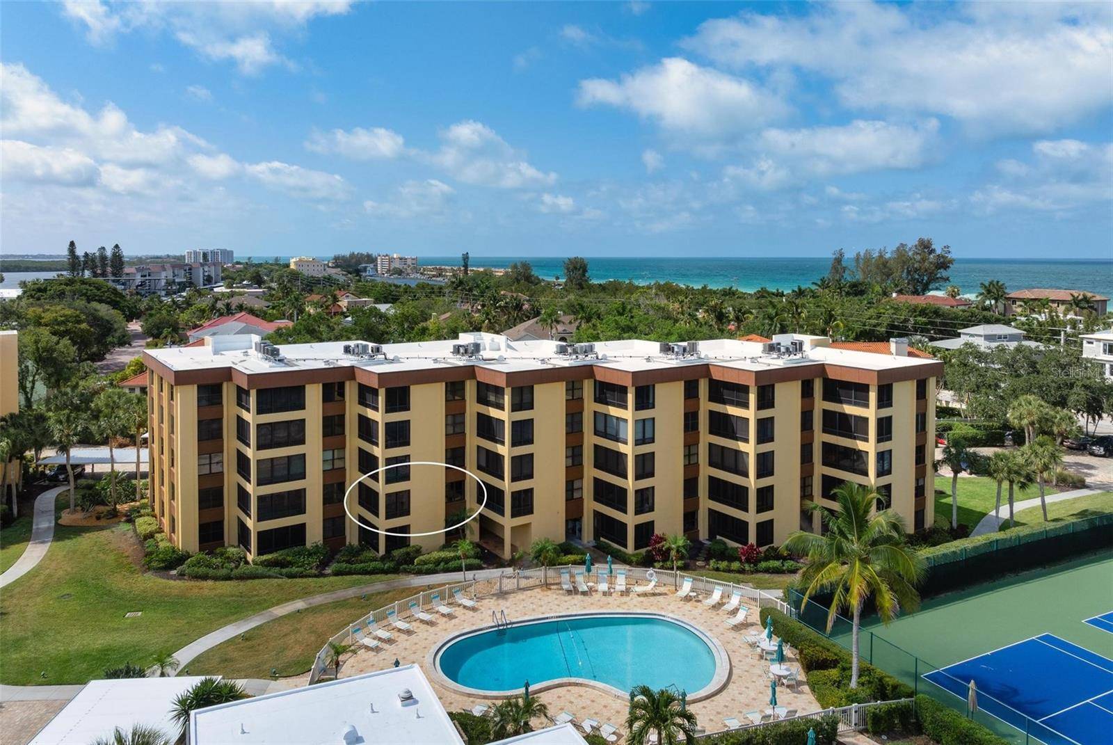 Sarasota, FL 34242,8773 MIDNIGHT PASS RD #205G