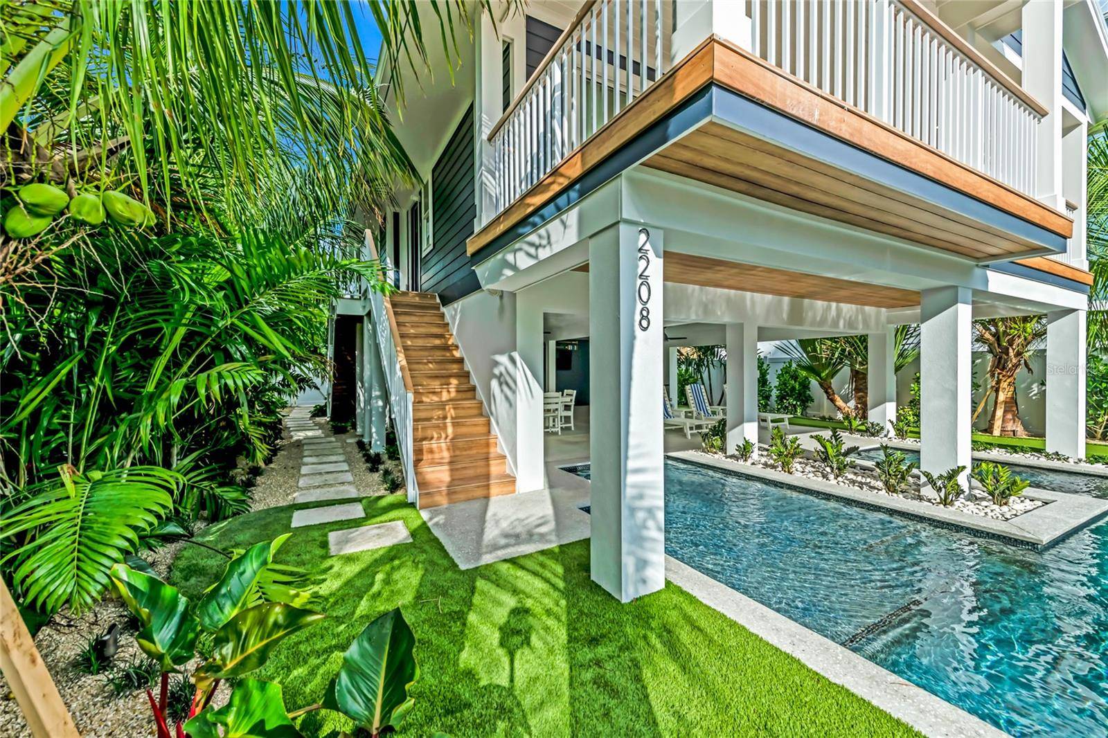 Bradenton Beach, FL 34217,2208 AVENUE A