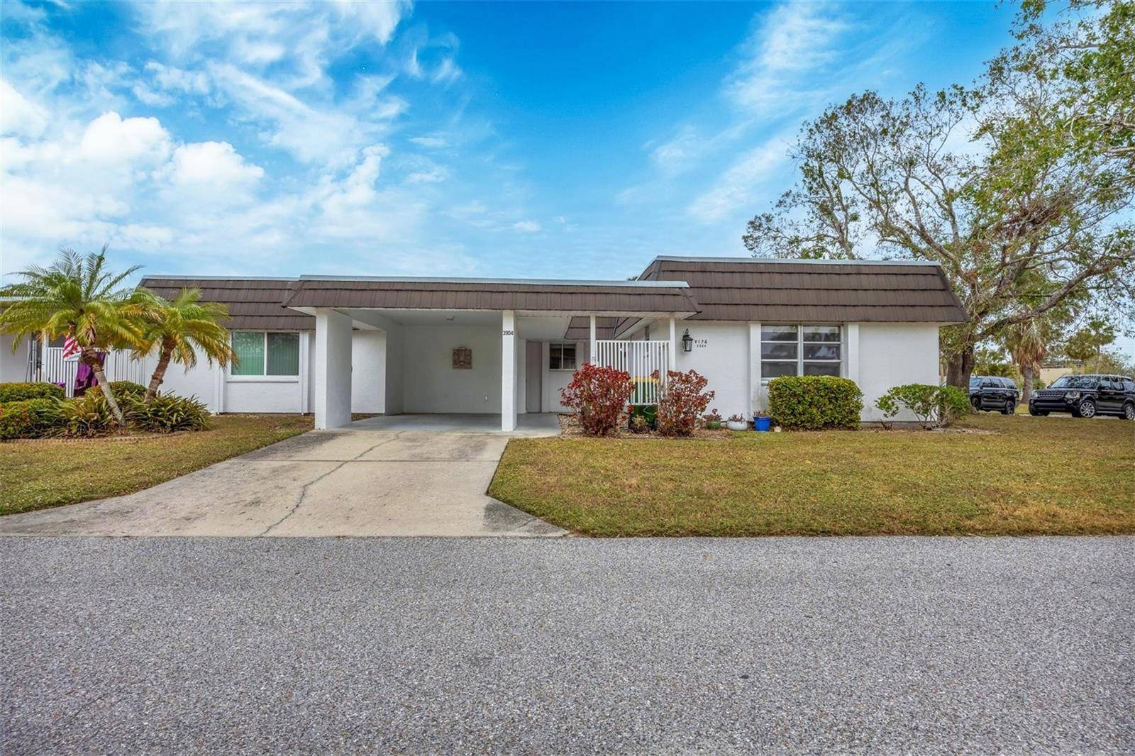 Sarasota, FL 34232,3904 LAKESIDE RD #174