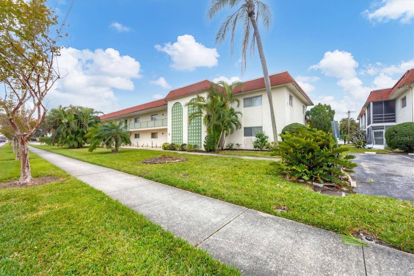 Sarasota, FL 34232,3500 BENEVA RD #303