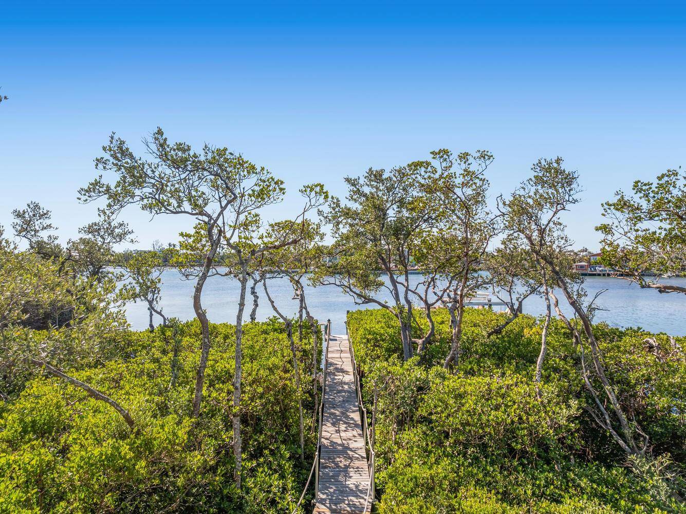 Anna Maria, FL 34216,517 BLUE HERON DR