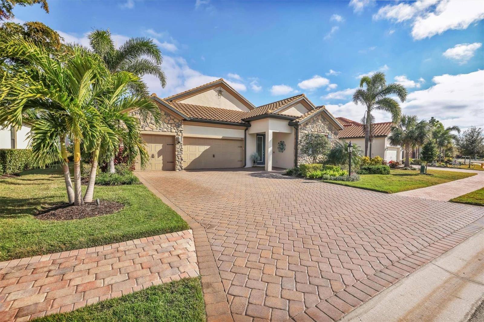 Lakewood Ranch, FL 34202,7014 WHITTLEBURY TRL