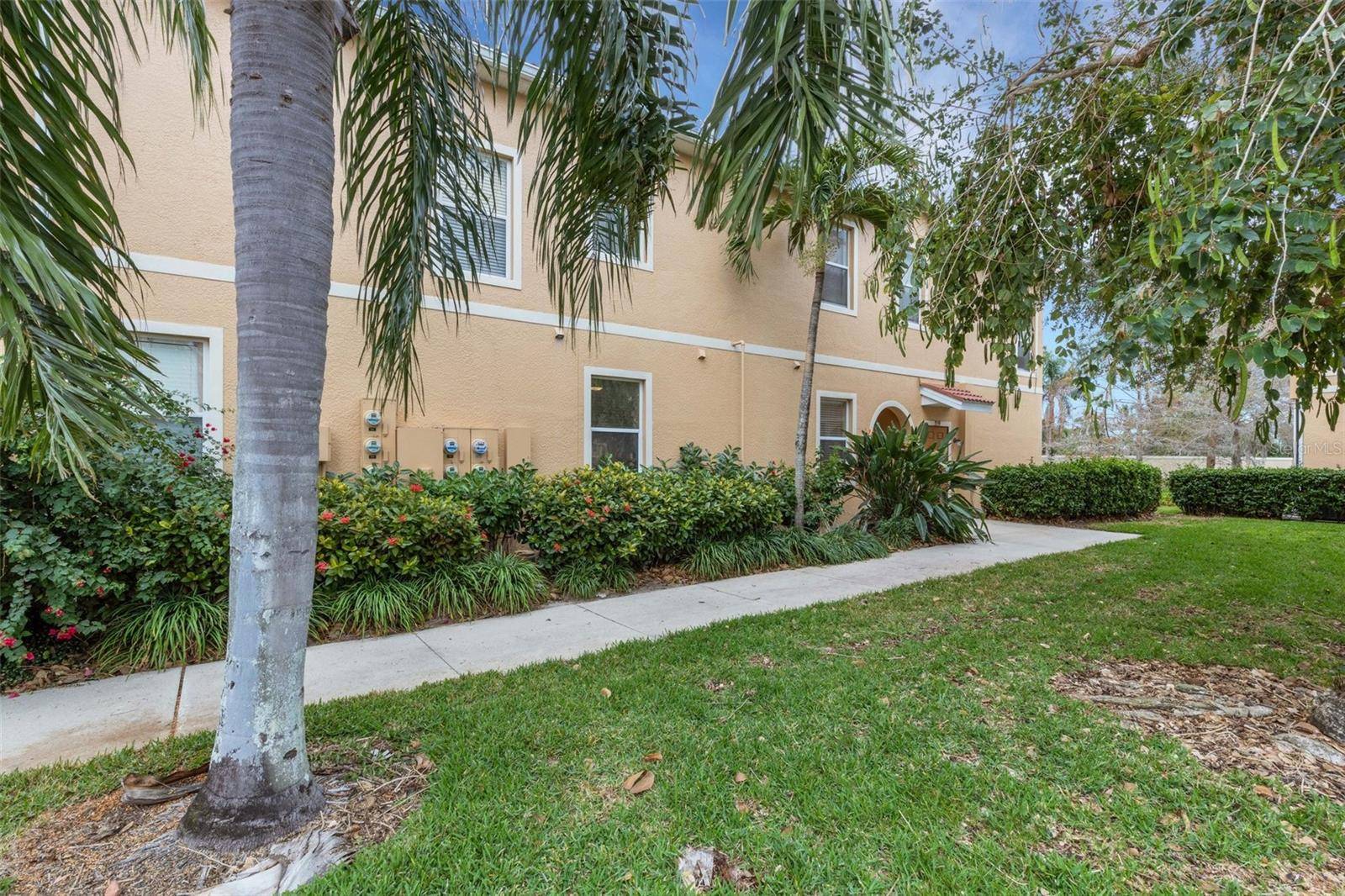 Sarasota, FL 34243,3557 PARKRIDGE CIR #14-106