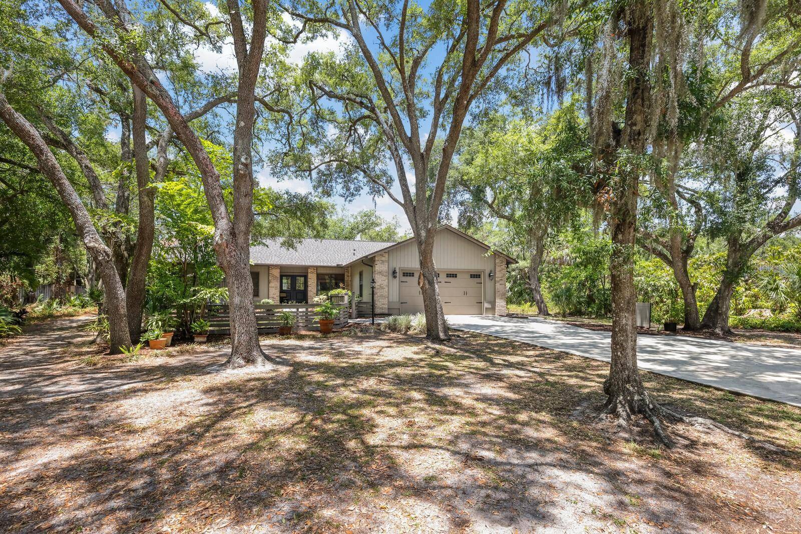 Sarasota, FL 34243,7408 OAK RUN LN
