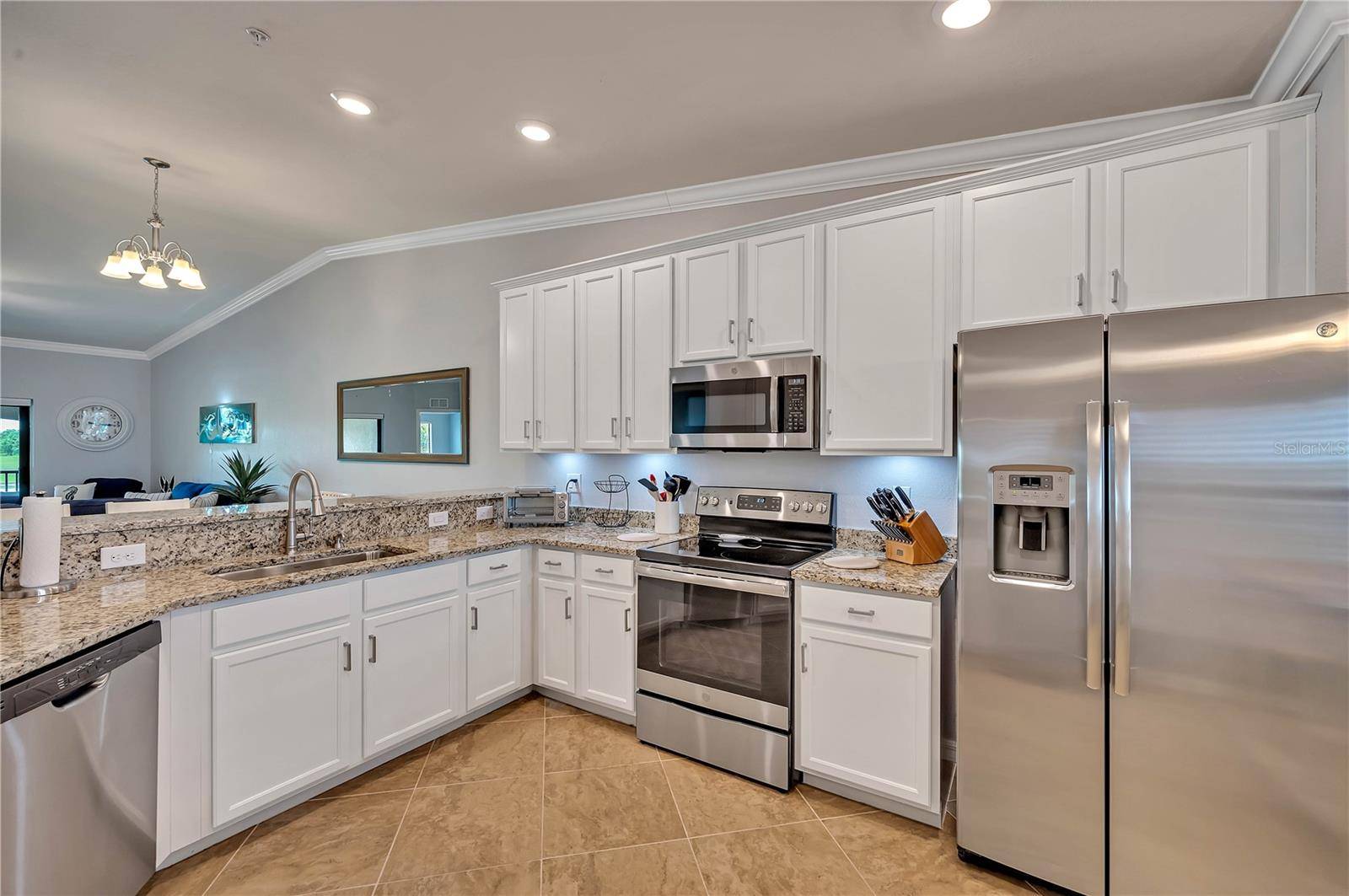 Bradenton, FL 34211,5577 PALMER CIR #201
