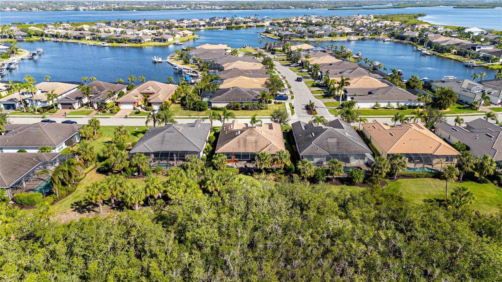 Bradenton, FL 34208,5203 LAKE OVERLOOK AVE