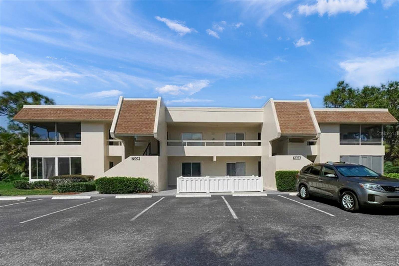 Sarasota, FL 34243,7304 W COUNTRY CLUB DR N #213