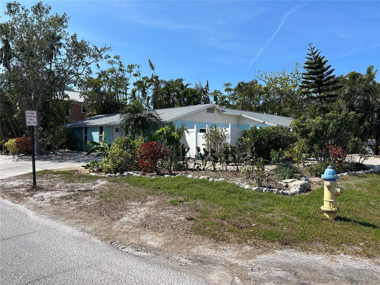 Holmes Beach, FL 34217,314 61 ST ST