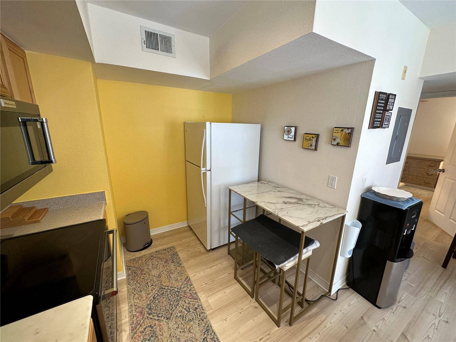 Sarasota, FL 34237,1010 VILLAGIO CIR #207