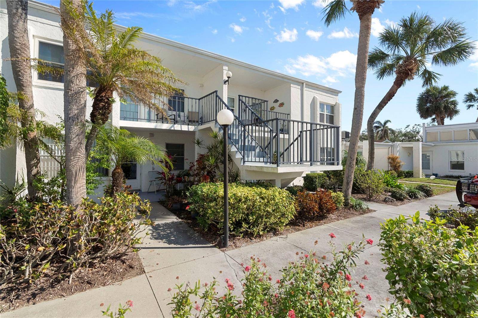 Venice, FL 34292,755 VILLAGE CIR #203