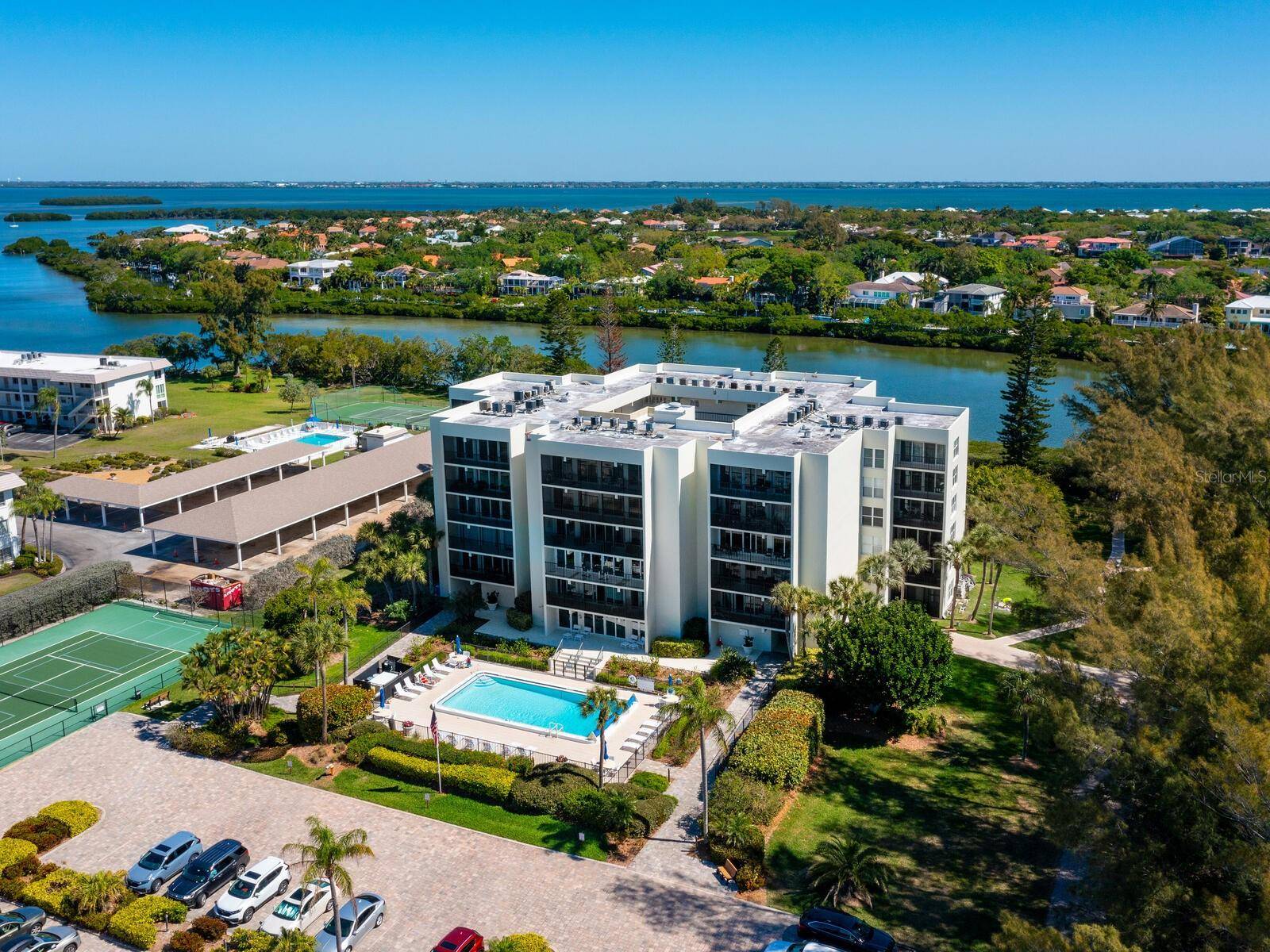 Longboat Key, FL 34228,3240 GULF OF MEXICO DR #B104