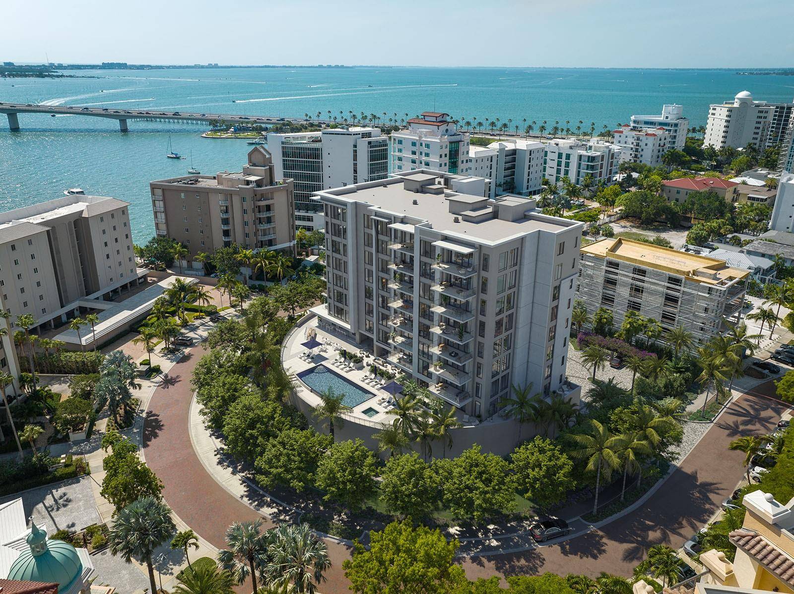 Sarasota, FL 34236,325 GOLDEN GATE PT #703