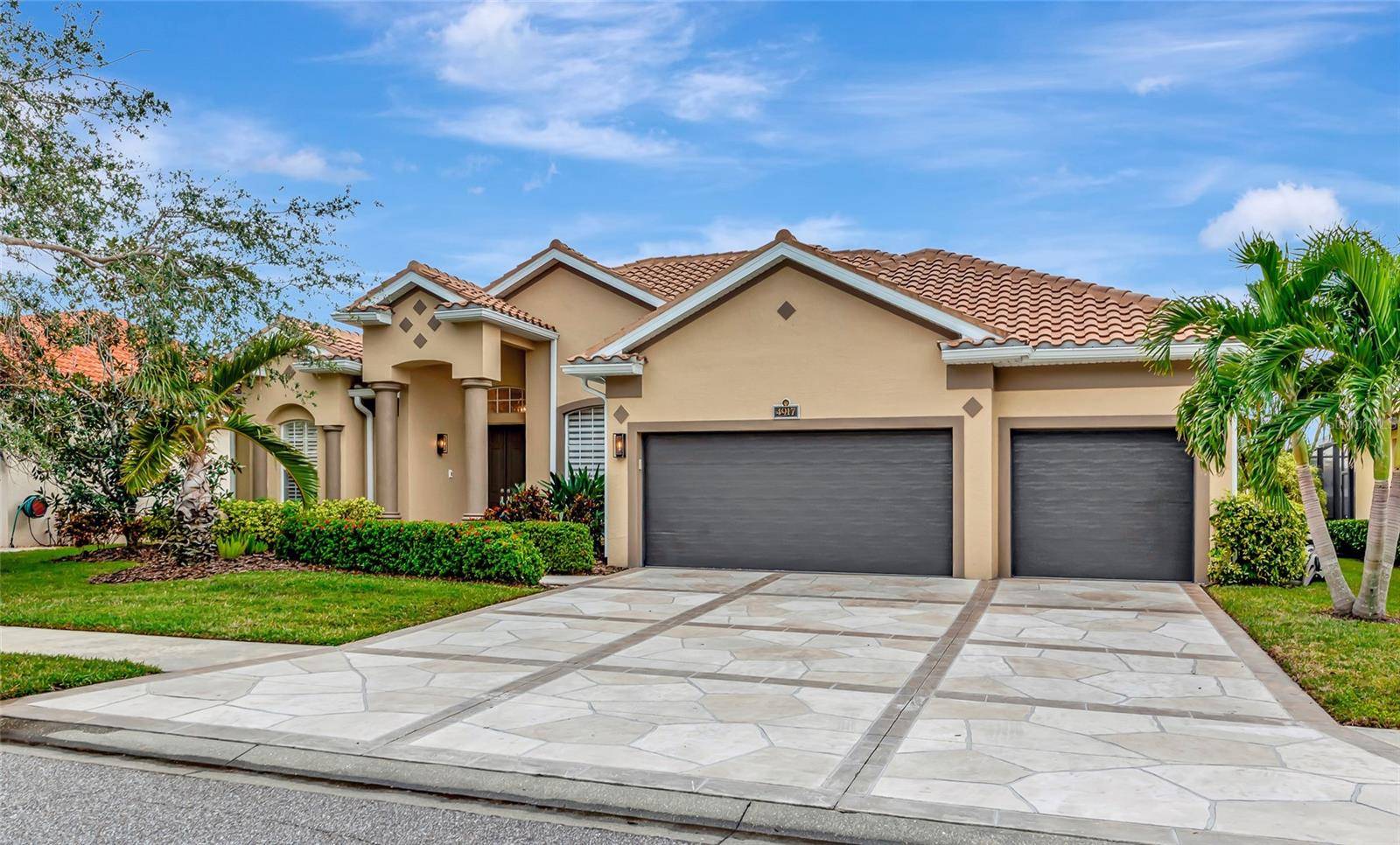 Sarasota, FL 34238,4917 SABAL LAKE CIR