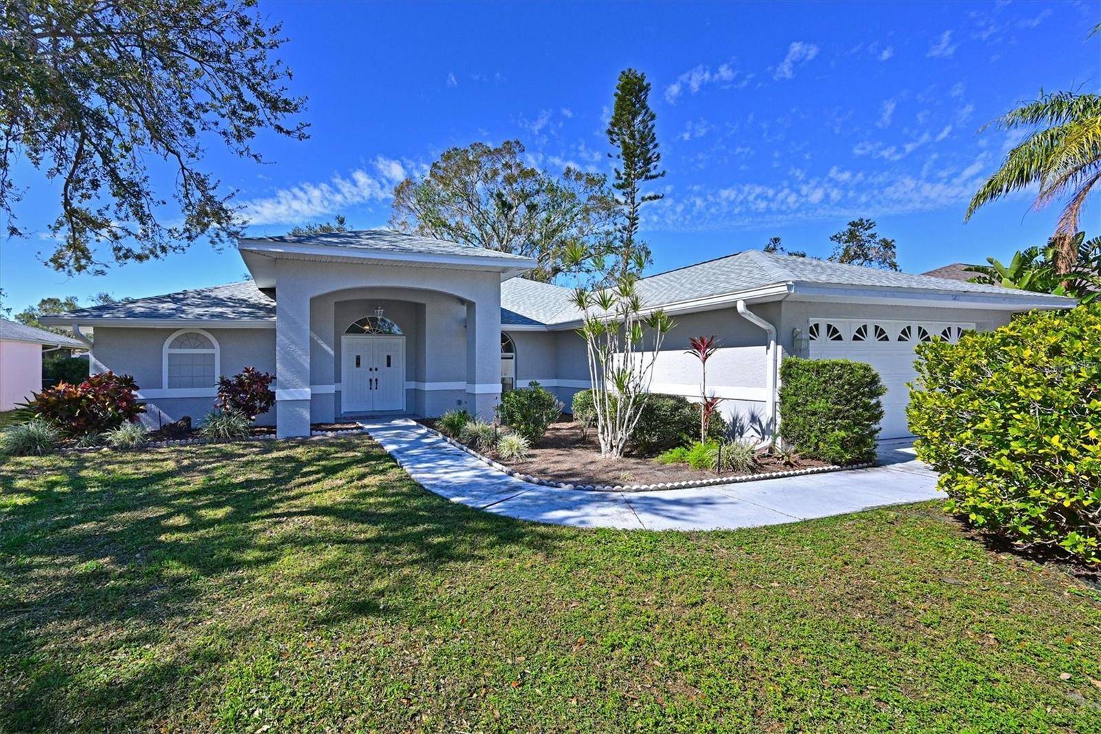 Sarasota, FL 34235,3267 CRYSTAL LAKES CT