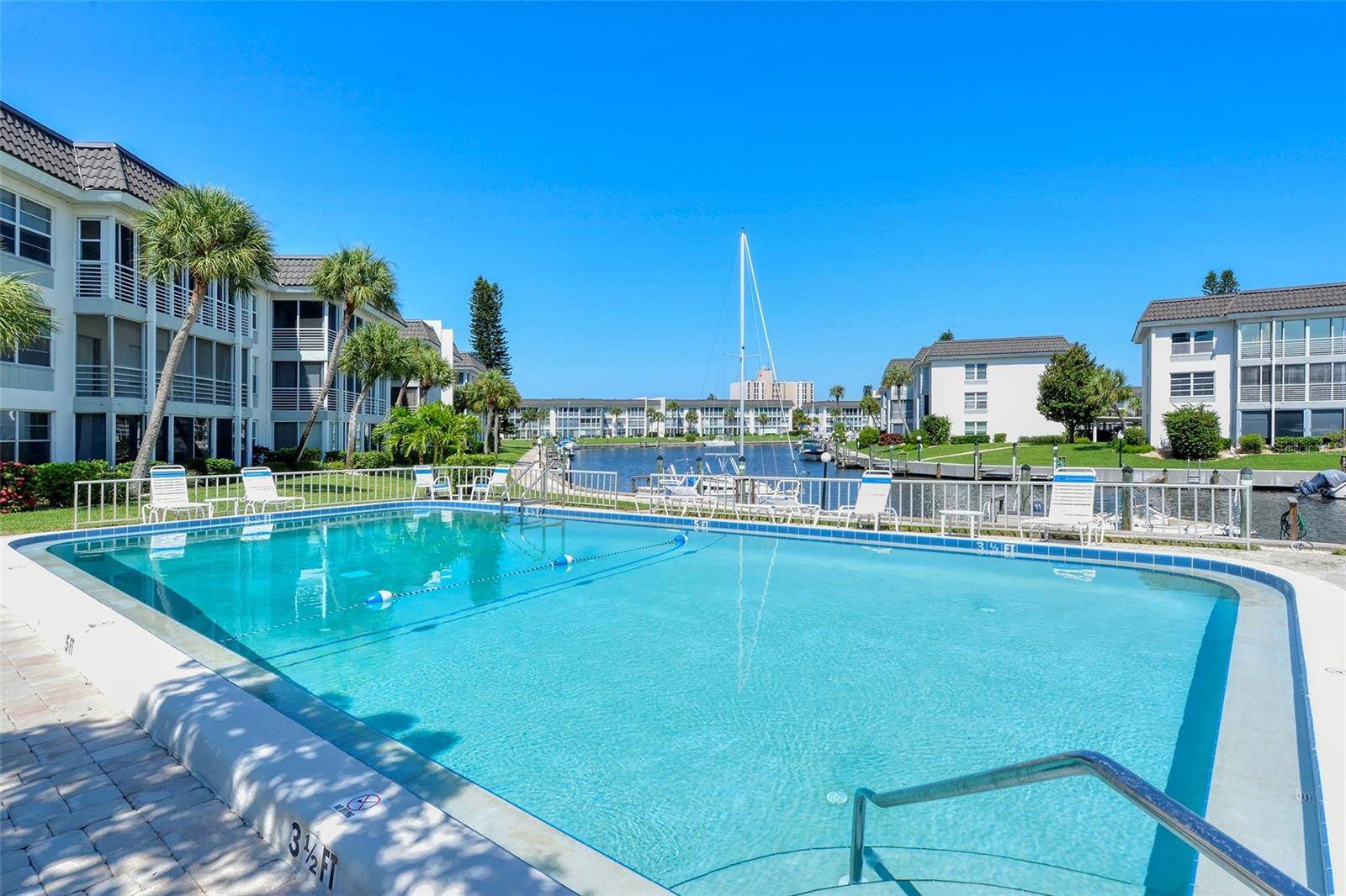 Longboat Key, FL 34228,4320 FALMOUTH DR #B306