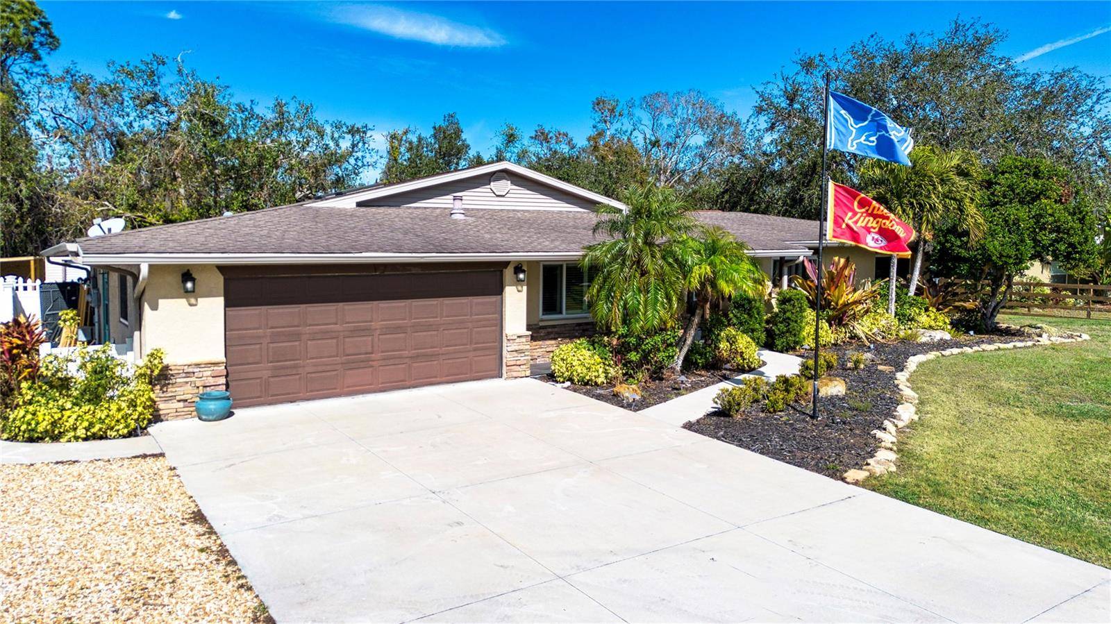 Sarasota, FL 34232,4517 N LAKE DR