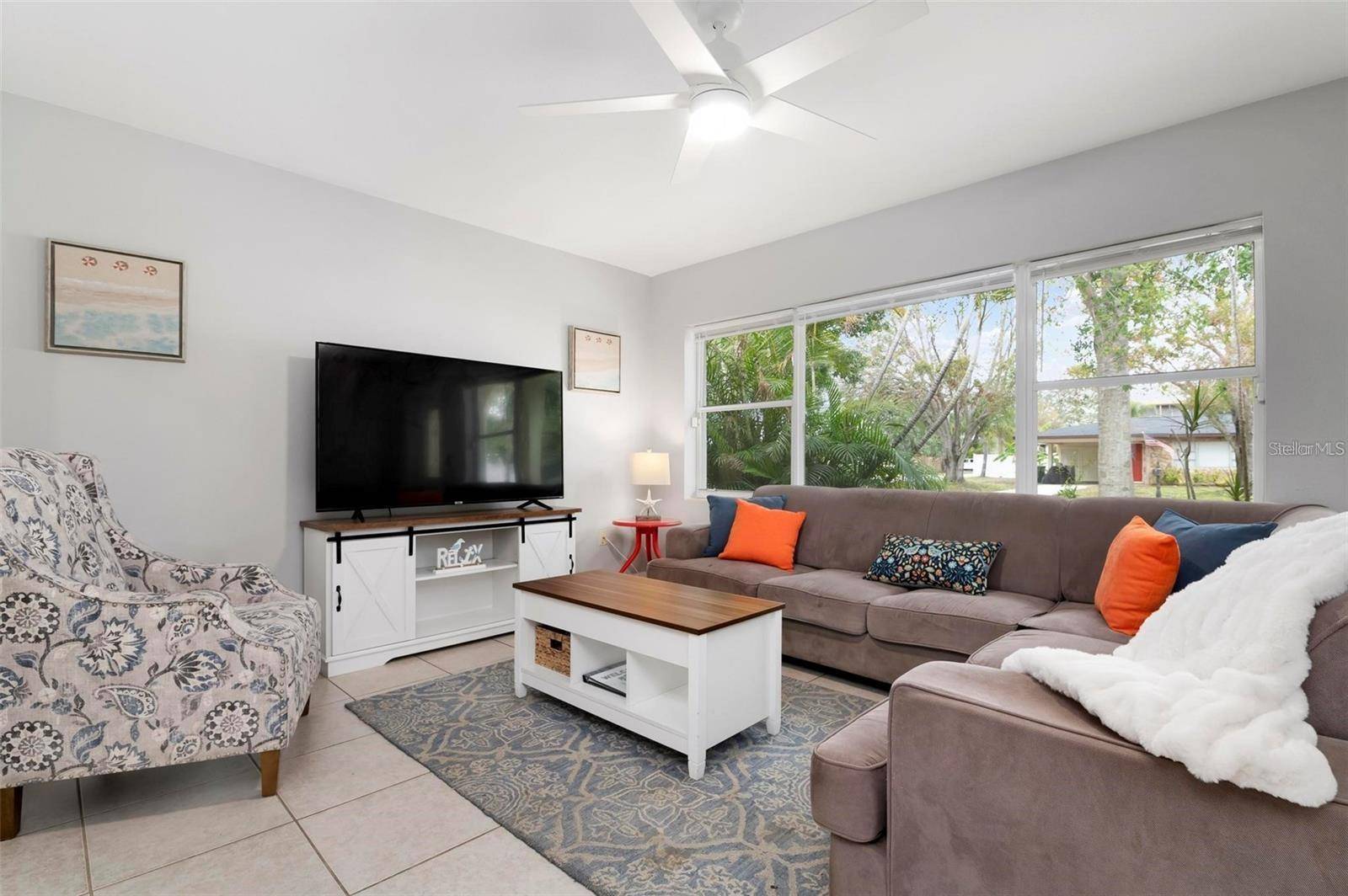 Sarasota, FL 34239,2202 HYDE PARK ST