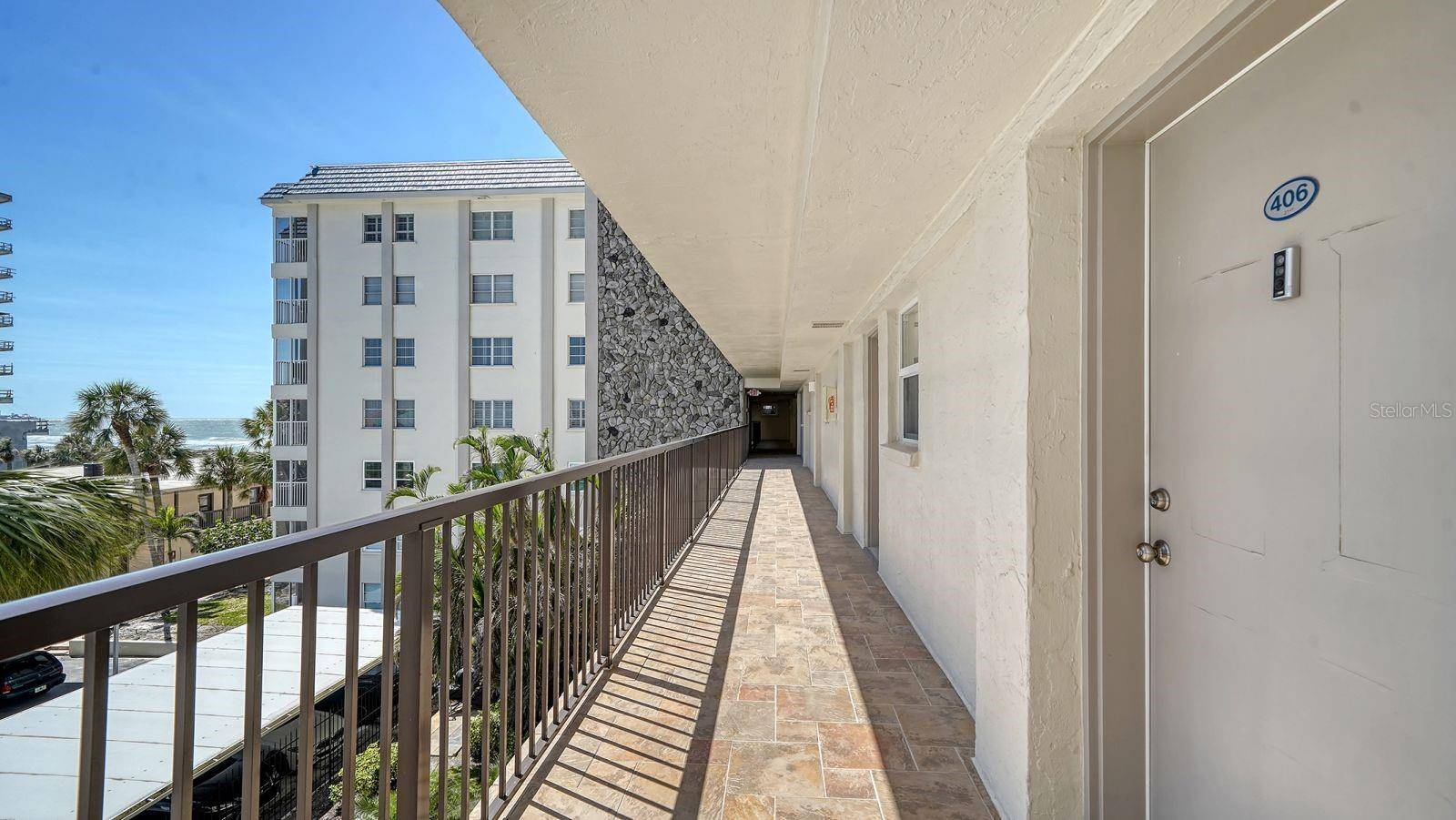 Sarasota, FL 34236,800 BENJAMIN FRANKLIN DR #406