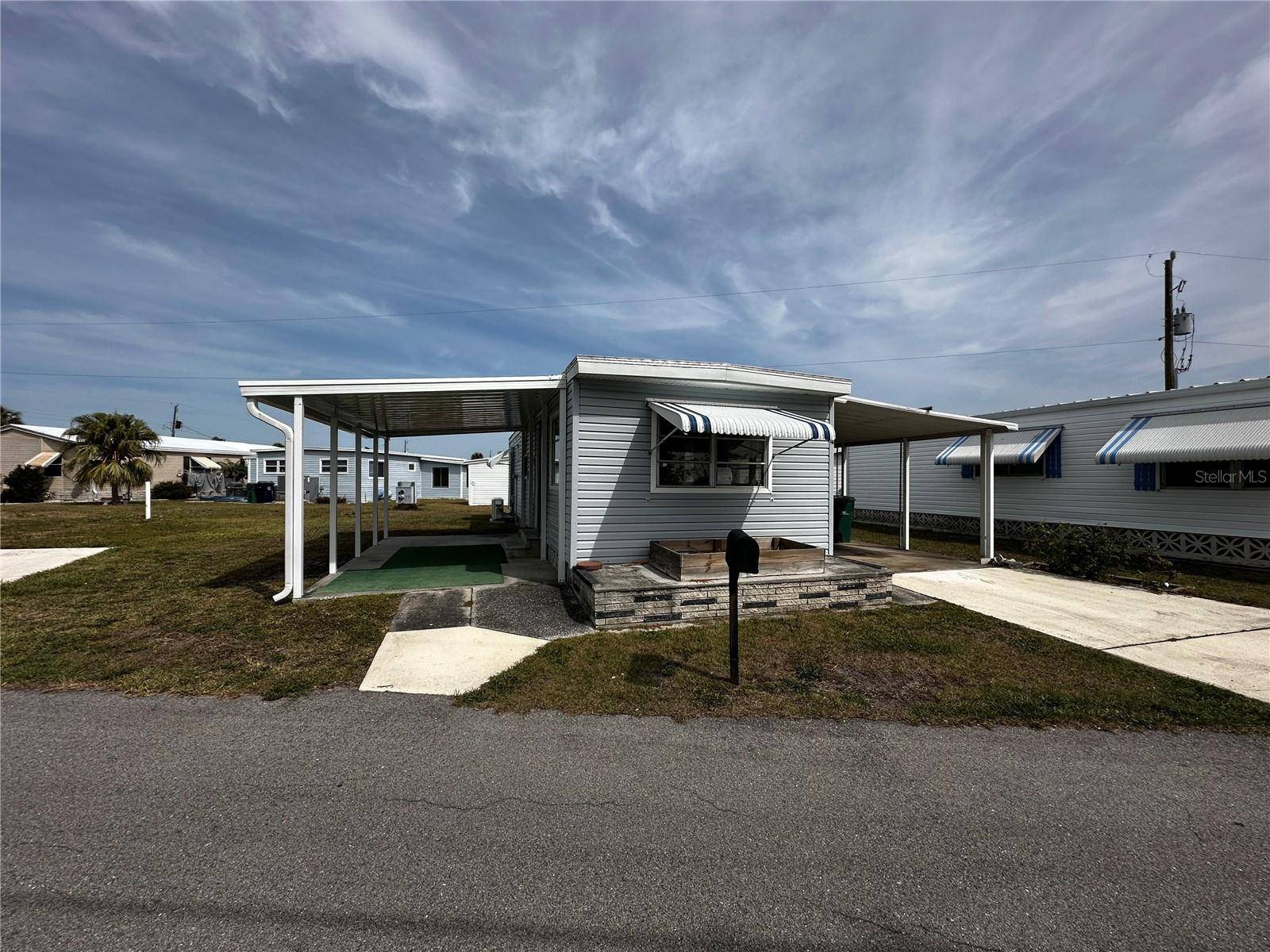 Palmetto, FL 34221,154 MAUI DR