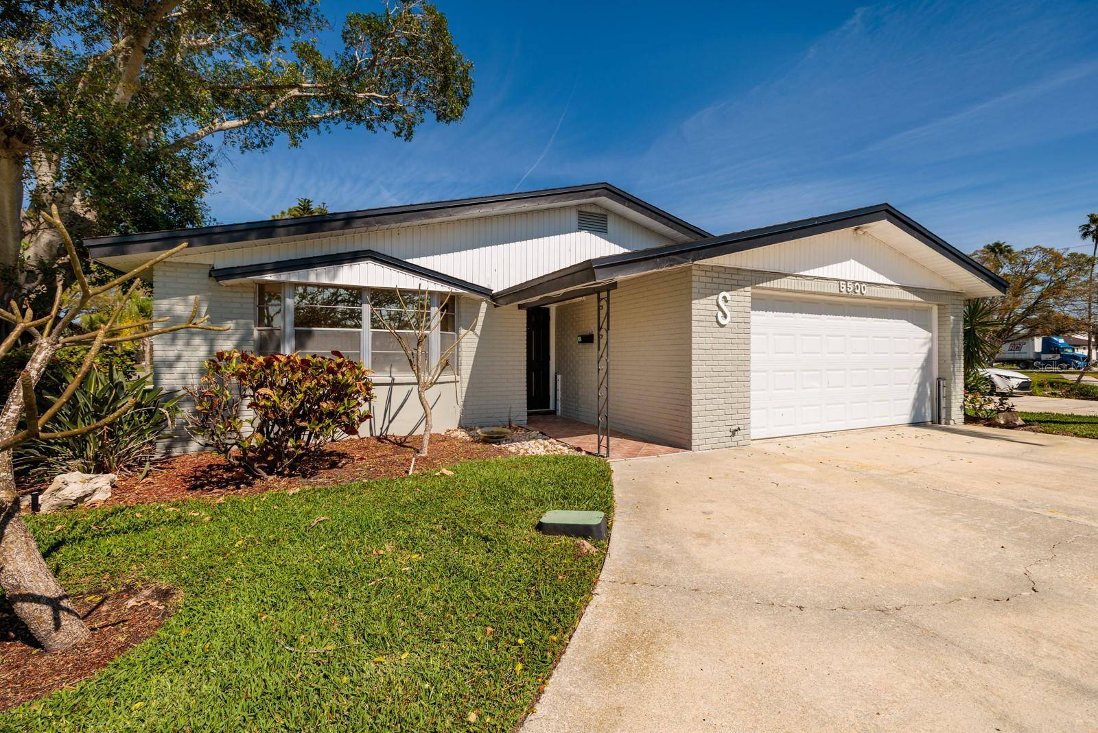 St Petersburg, FL 33703,5500 BAYOU GRANDE BLVD NE