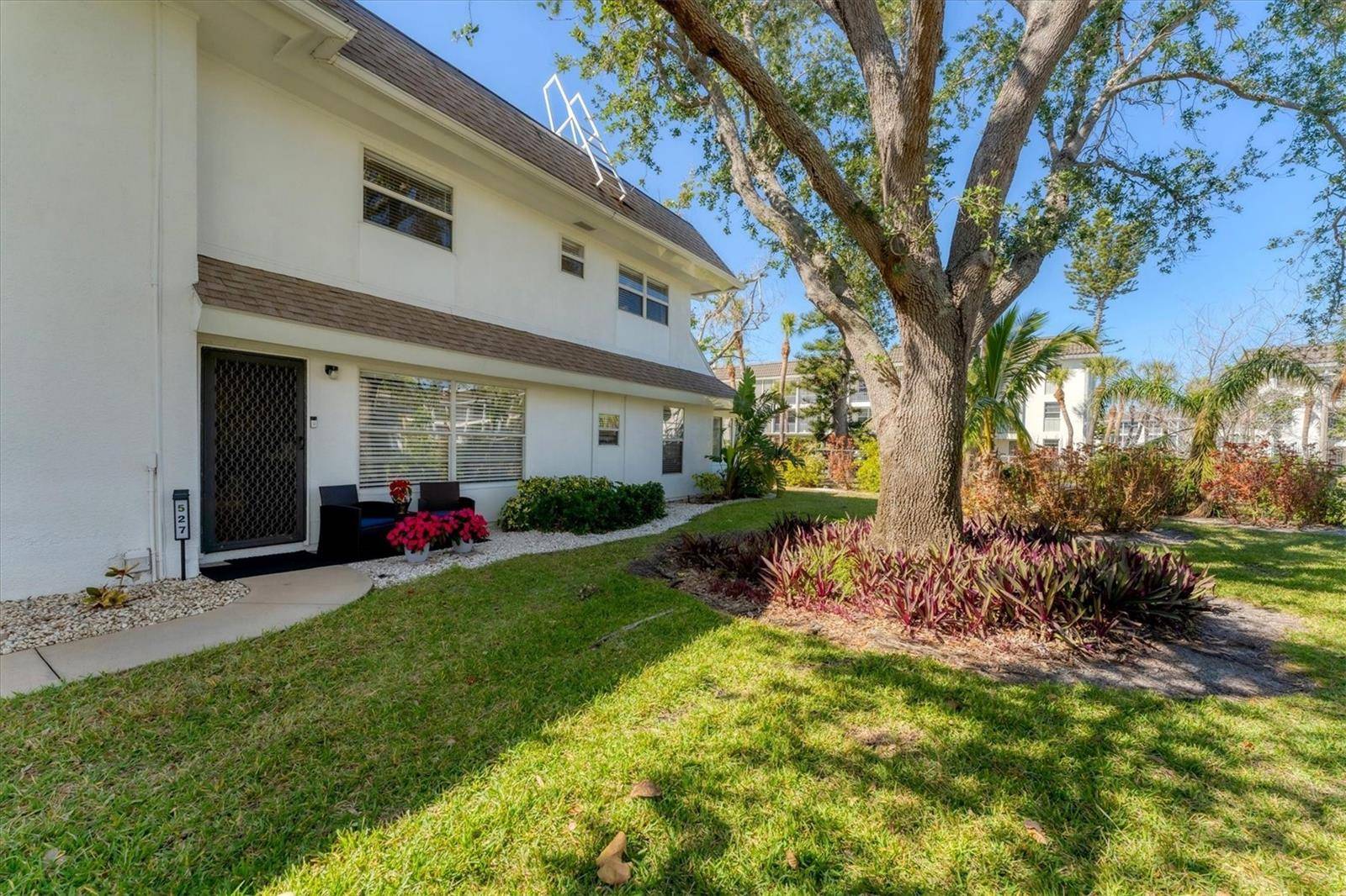 Longboat Key, FL 34228,527 SUTTON PL #T-12