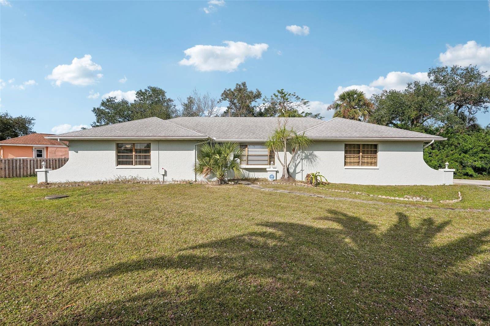 Port Charlotte, FL 33952,20313 NAVAJO LN