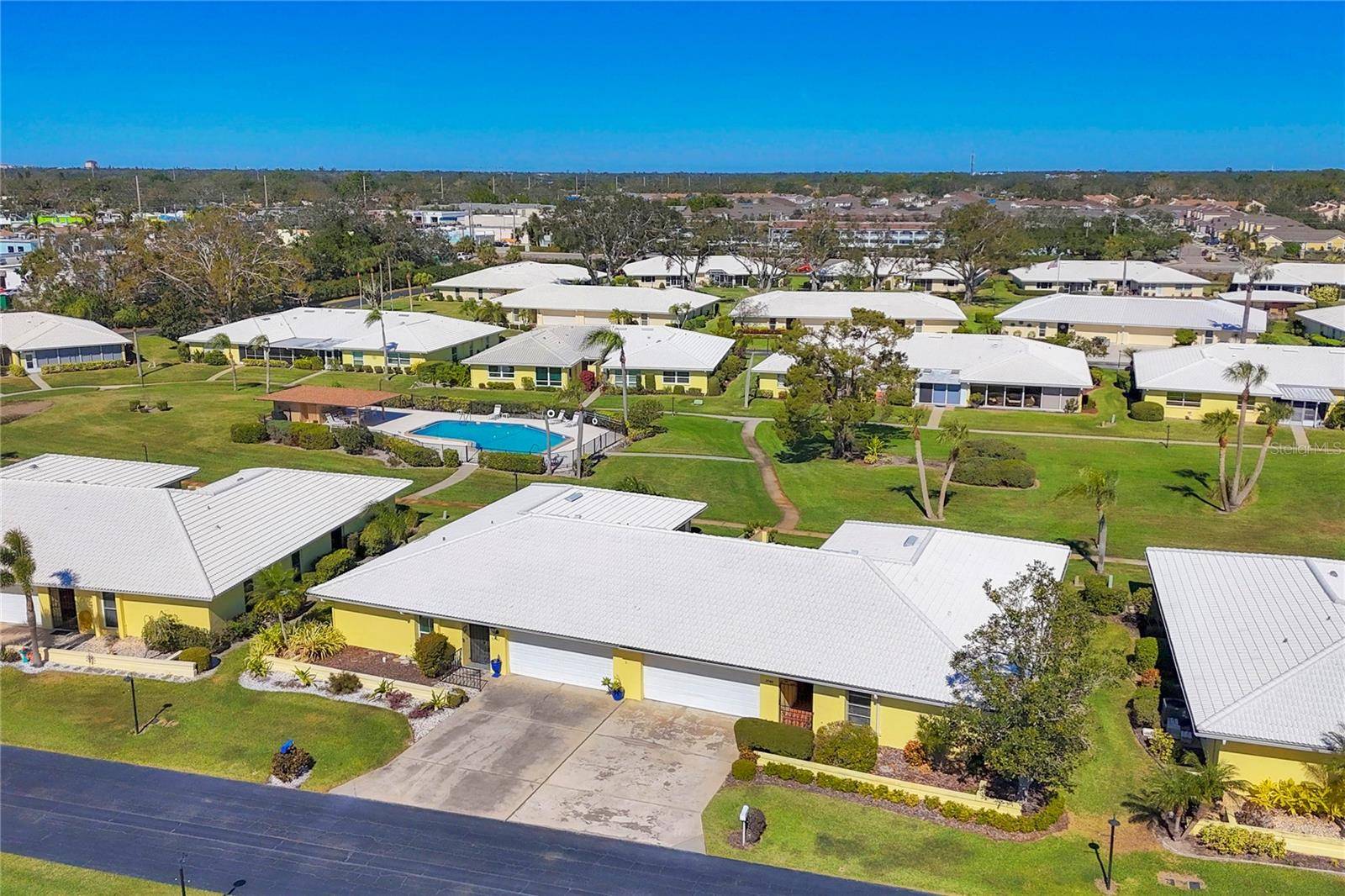 Sarasota, FL 34232,3749 AMESBURY LN #5608