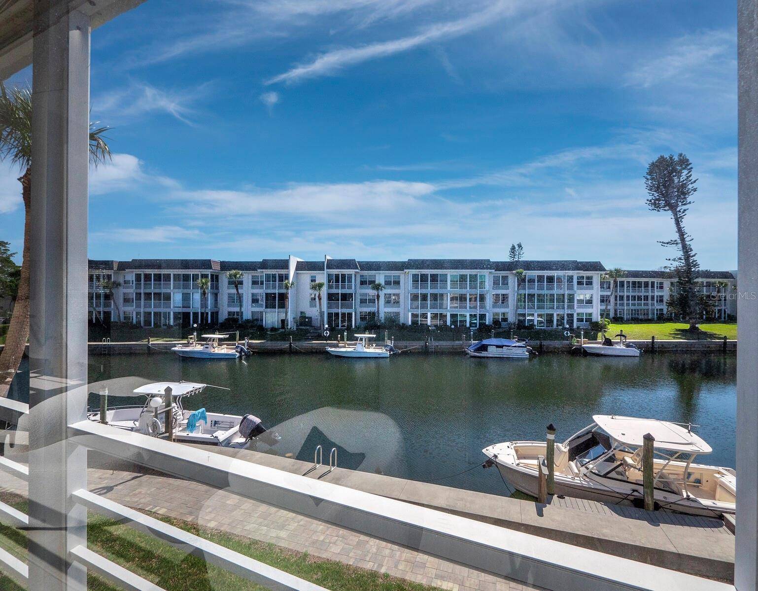 Longboat Key, FL 34228,4400 EXETER DR #J-201