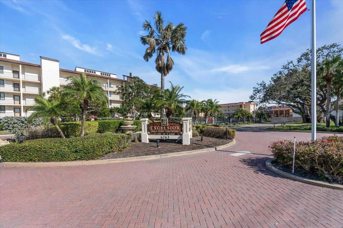 Sarasota, FL 34242,6263 MIDNIGHT PASS RD #105
