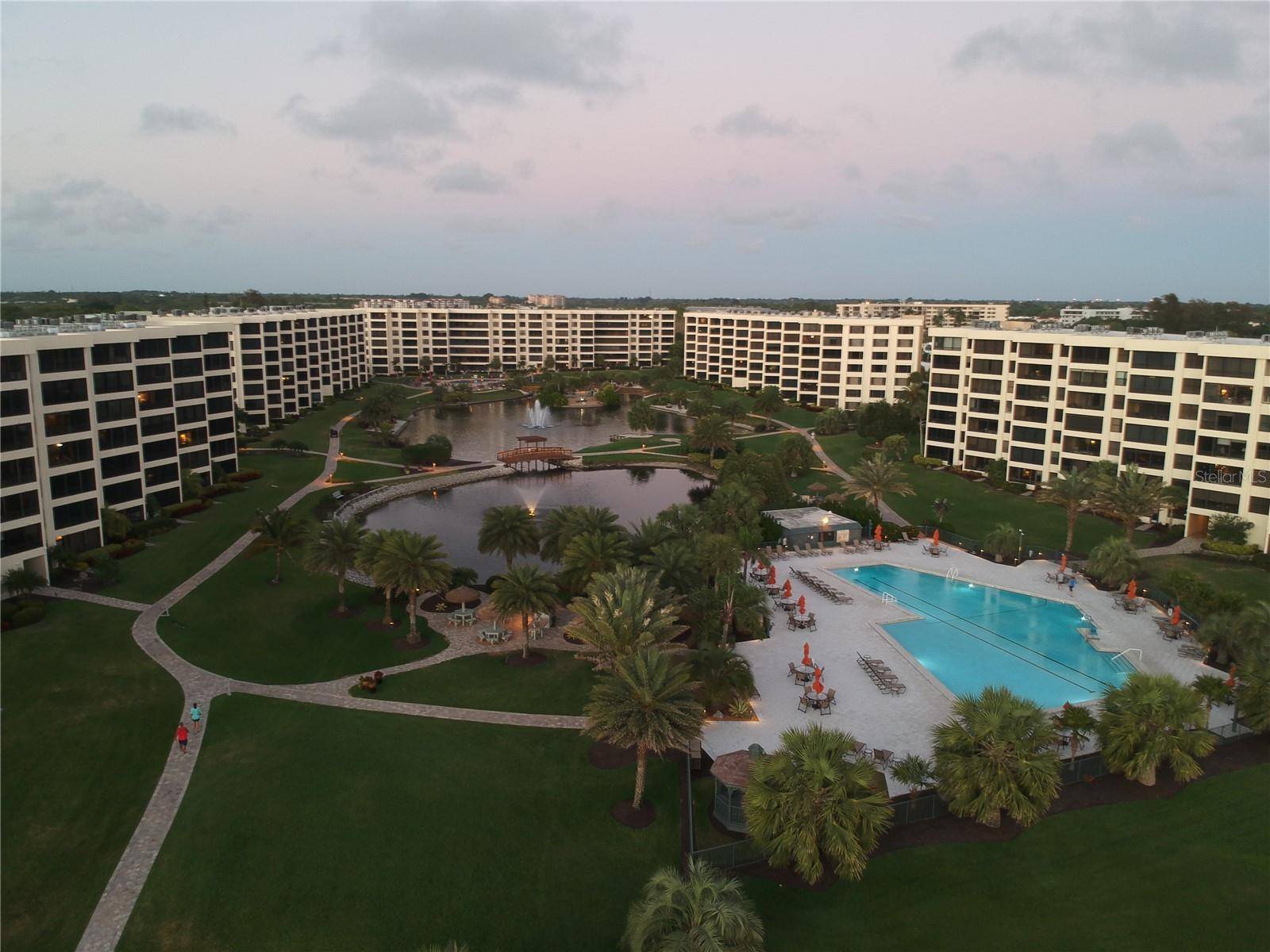 Sarasota, FL 34242,5780 MIDNIGHT PASS RD #303B