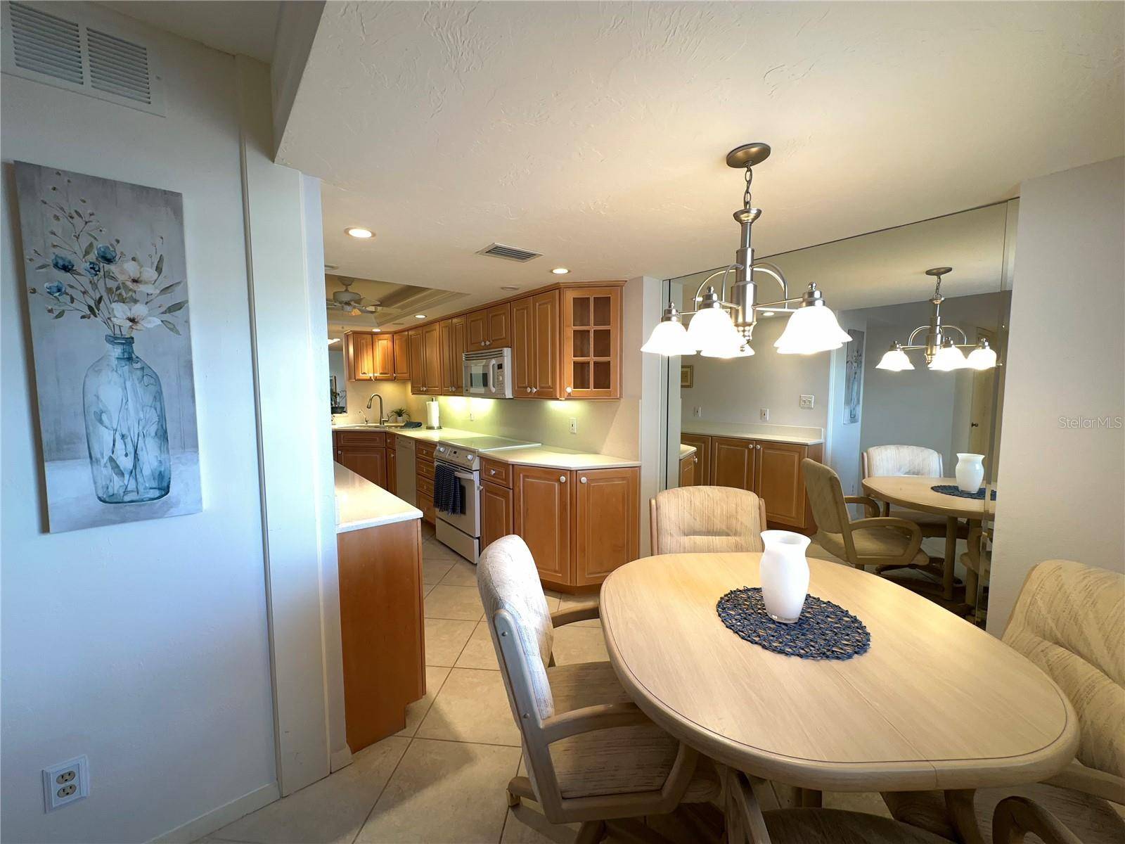 Sarasota, FL 34242,5780 MIDNIGHT PASS RD #303B