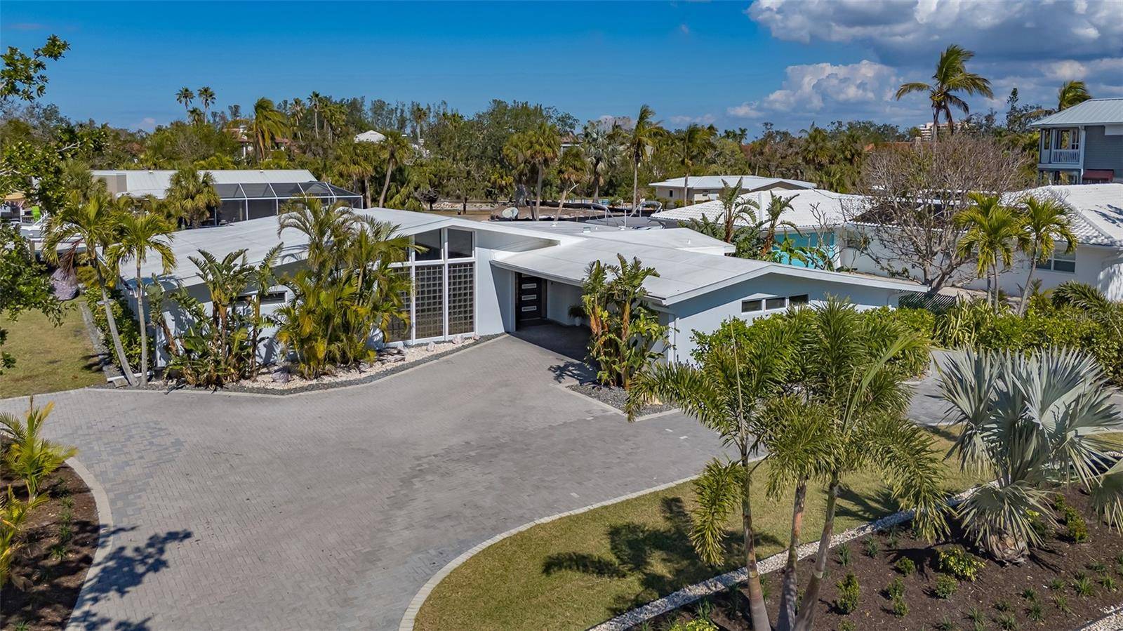 Longboat Key, FL 34228,619 BUTTONWOOD DR