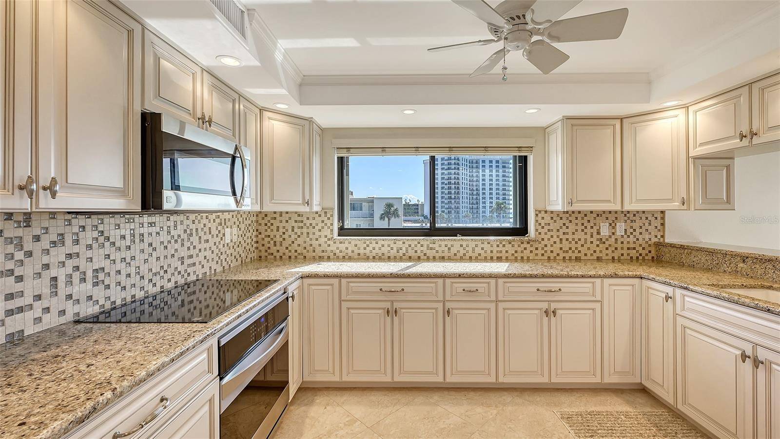 Longboat Key, FL 34228,2675 GULF OF MEXICO DR #301