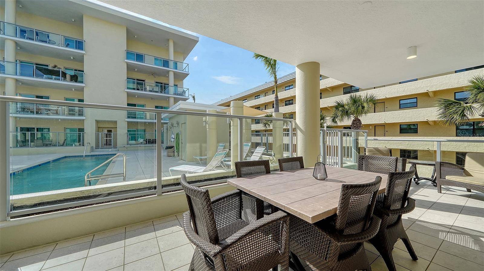Sarasota, FL 34242,6512 MIDNIGHT PASS RD #206