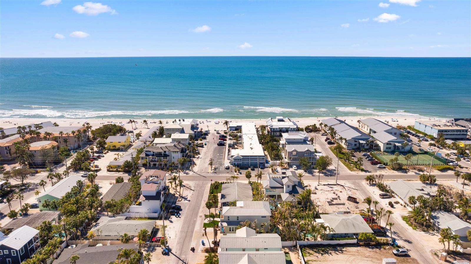 Holmes Beach, FL 34217,204 66TH STREET
