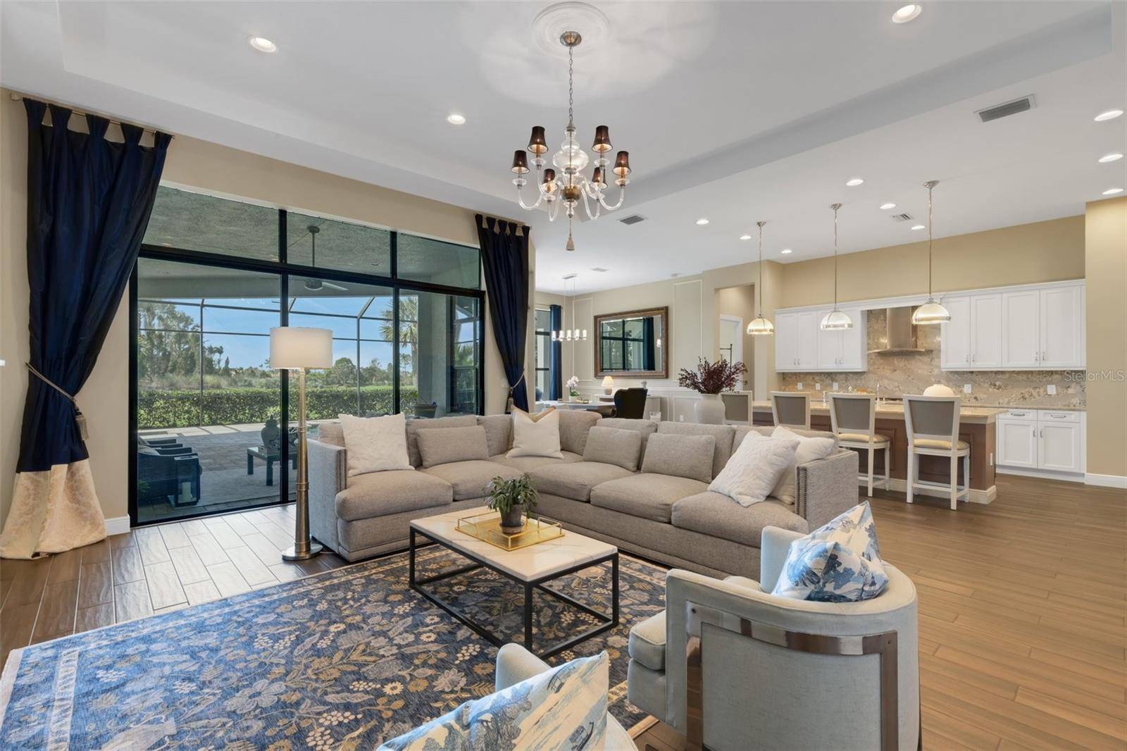 Sarasota, FL 34240,8901 ARTISAN WAY