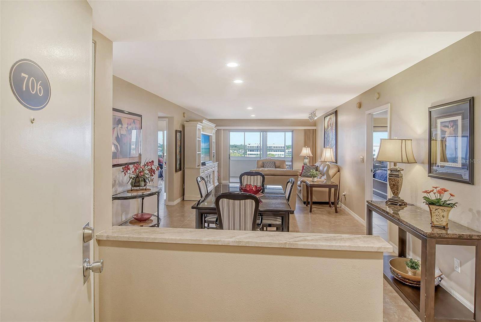 Sarasota, FL 34242,1125 W PEPPERTREE DR #706