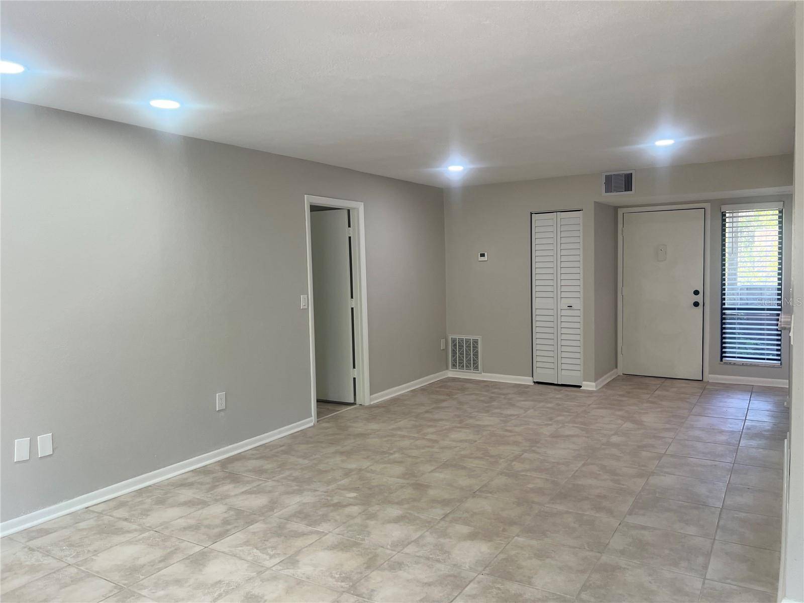 Sarasota, FL 34231,1697 BROOKHOUSE CIR #116