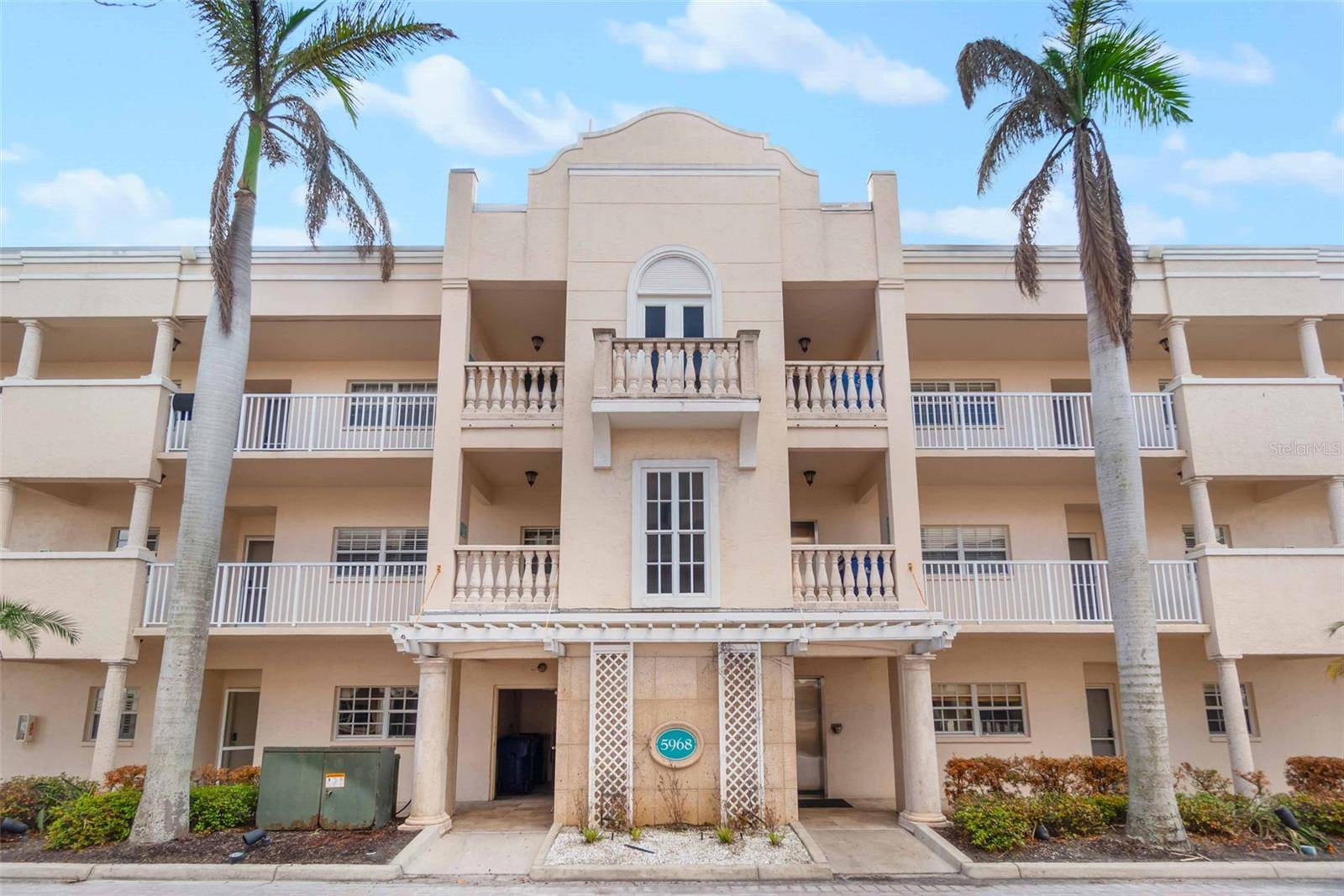 Sarasota, FL 34242,5970 MIDNIGHT PASS RD #177