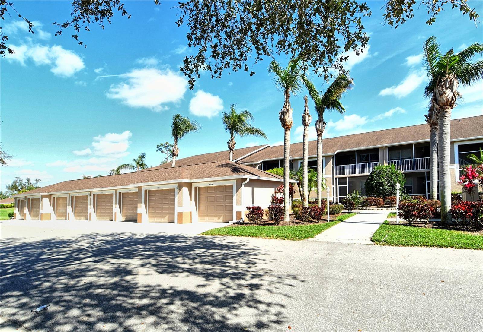 Sarasota, FL 34241,5320 HYLAND HILLS AVE #2222