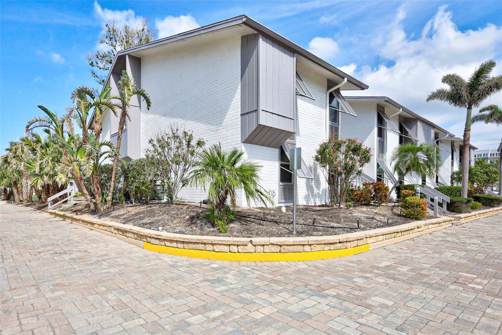 Sarasota, FL 34242,1141 W PEPPERTREE DR #1141