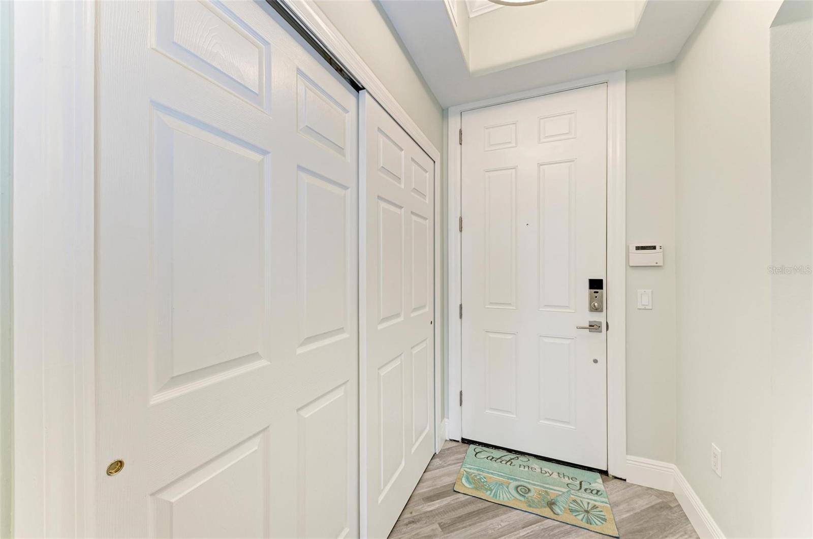 Sarasota, FL 34231,5591 CANNES CIR #403