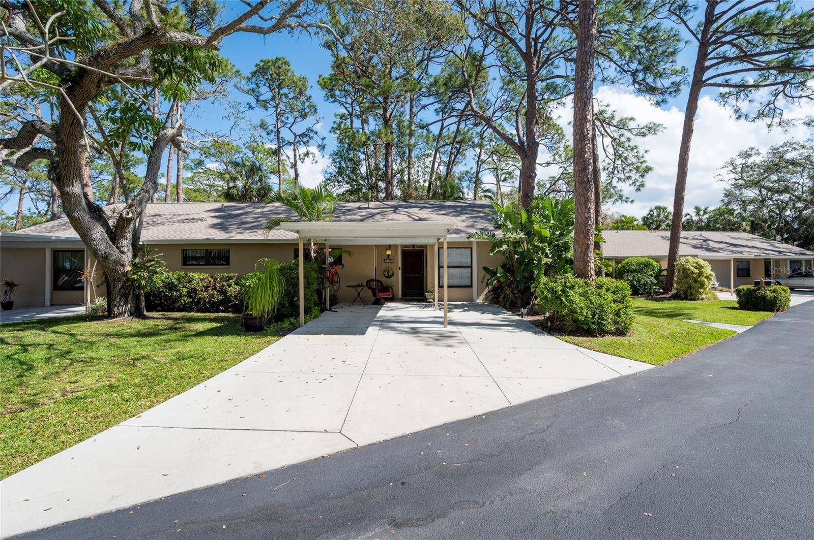 Sarasota, FL 34234,4843 VILLAGE GARDENS DR #176