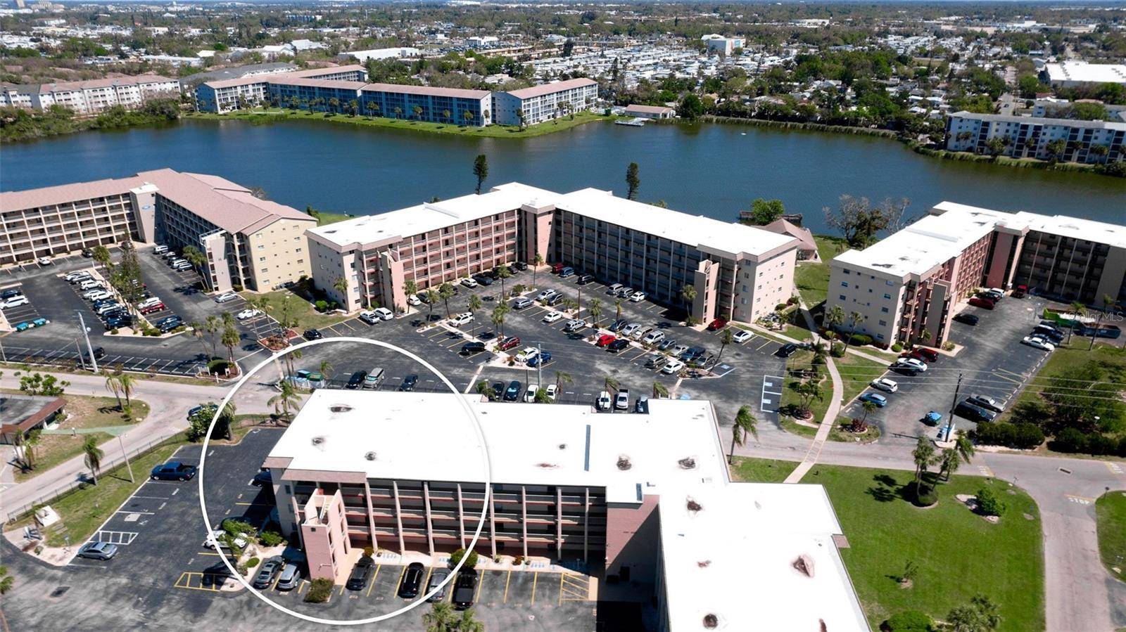 Bradenton, FL 34205,4133 HERON WAY #E202