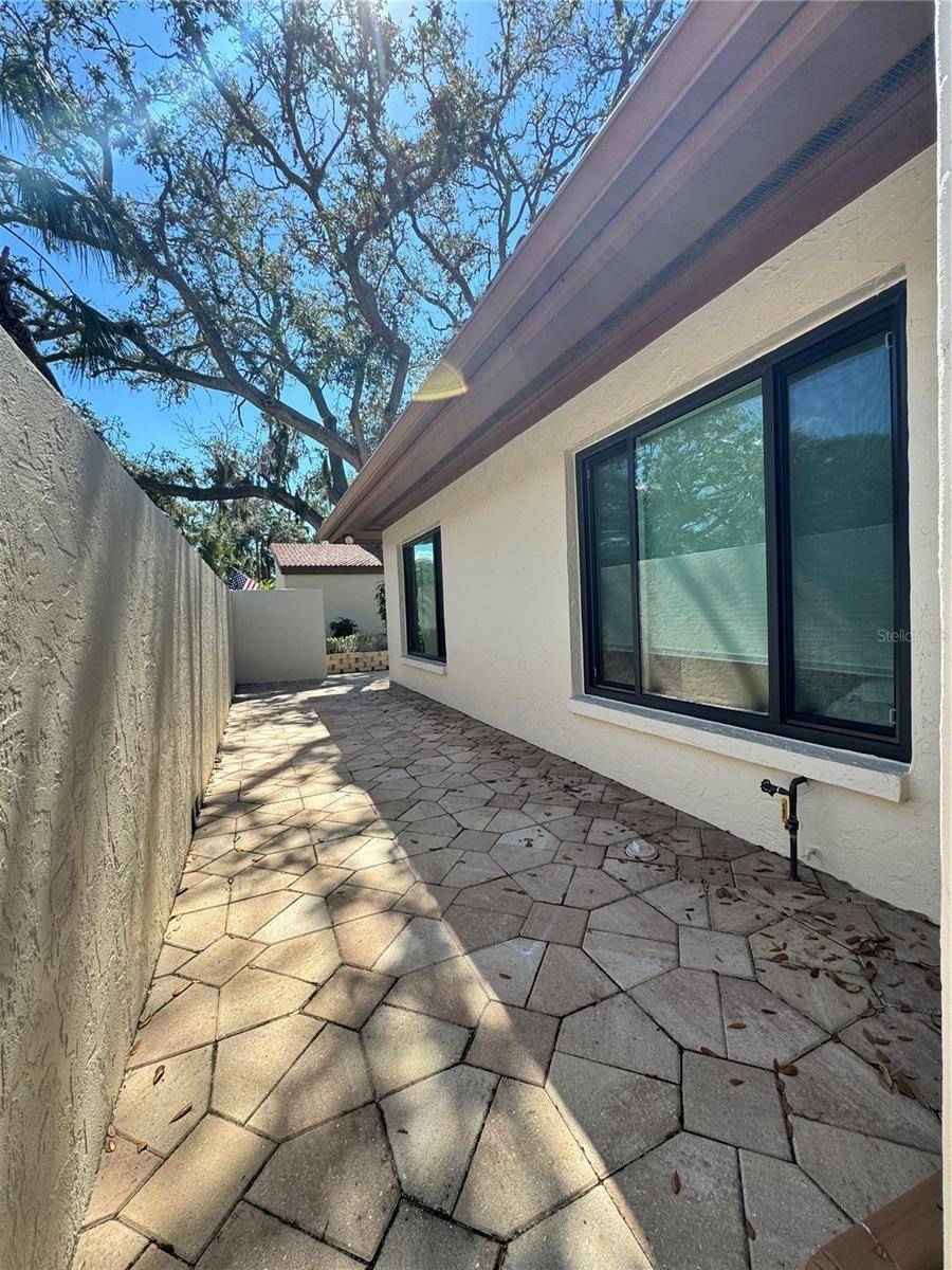 Bradenton, FL 34210,6403 MEADOWLARK LN